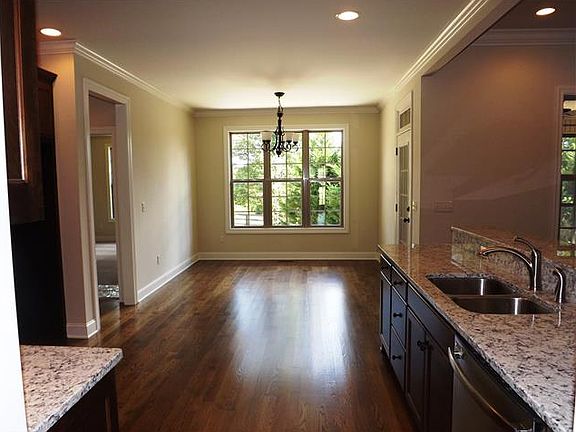 4th image of 22 Wellington Dr Lot 28