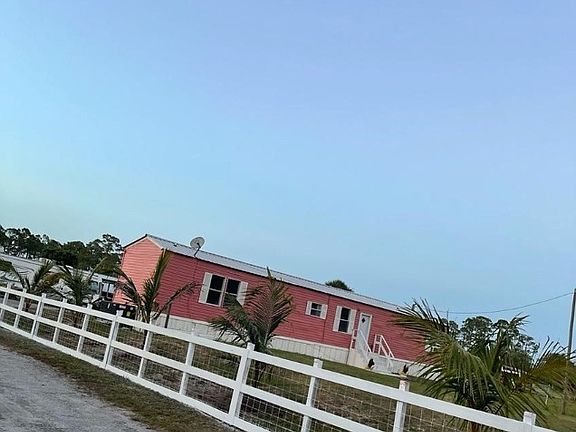 3rd image of 125 Vero Ave
