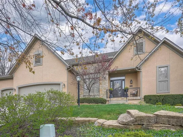 12808 Cedar St, Leawood, KS 66209