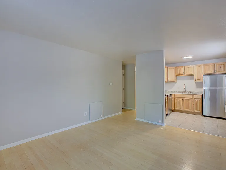 21 Logan — Photo 46
