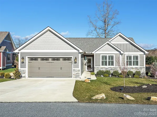 986 Blacksmith Run Dr, Hendersonville, NC 28792