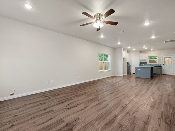 4th image of 807 S 15th St