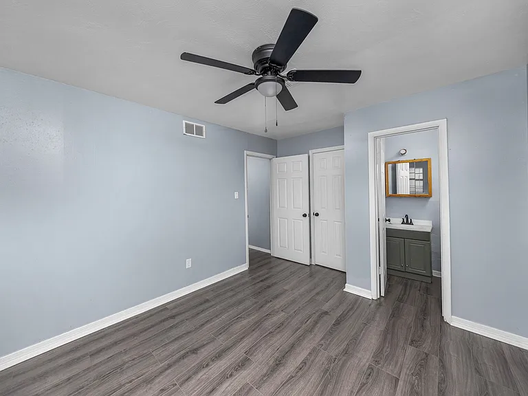 408 NW Woodridge Dr — Photo 17