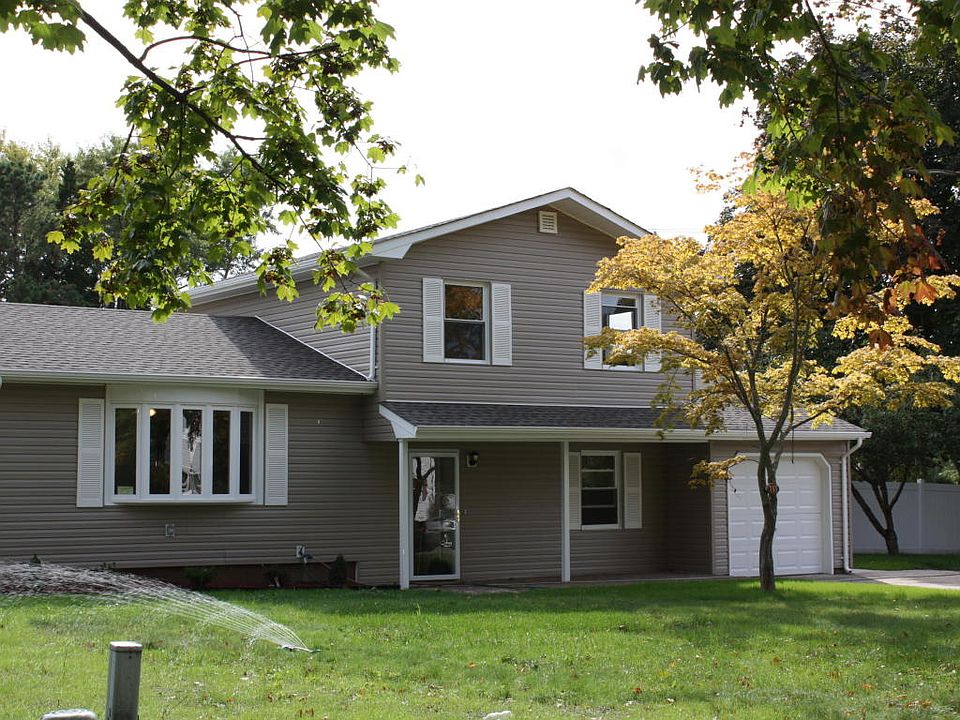 1st image of 717 Arrow Dr