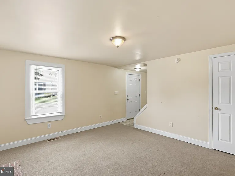 4 Thorn St — Photo 10