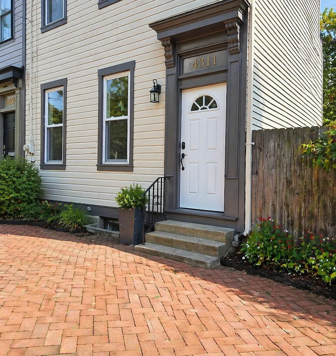 3 bed, 1480 sqft, $1,900 — Photo 1