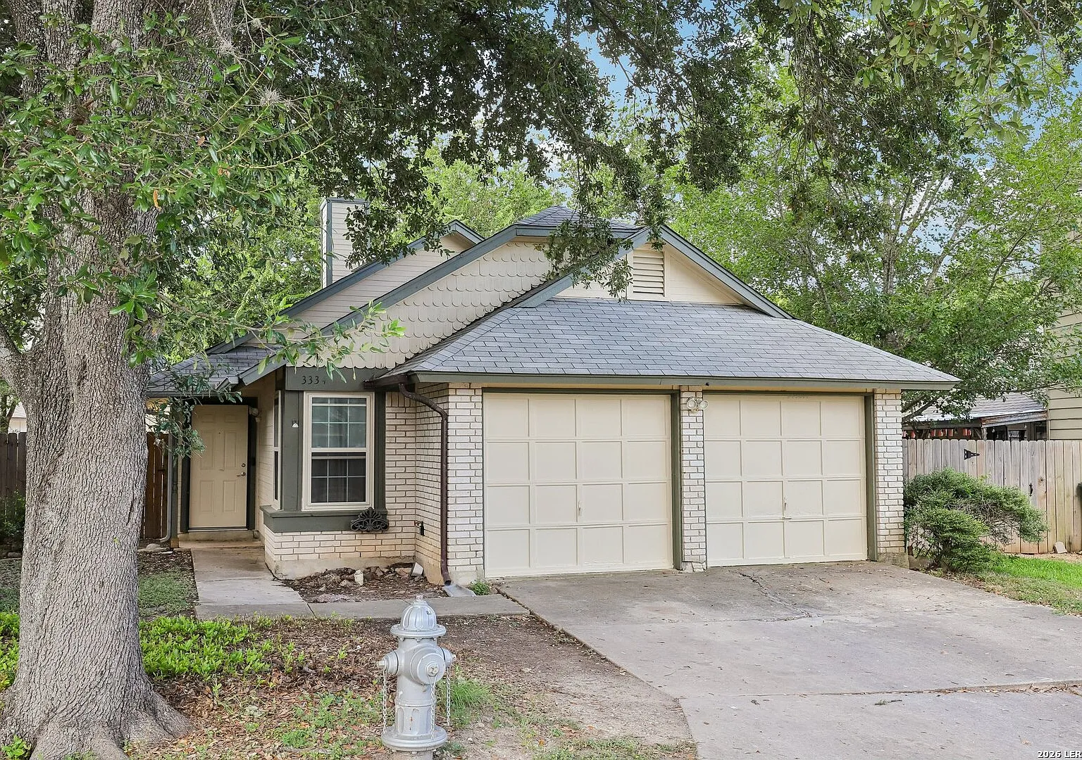 3 bed, 2.0 bath, 1077 sqft, $1,650 — Photo 1