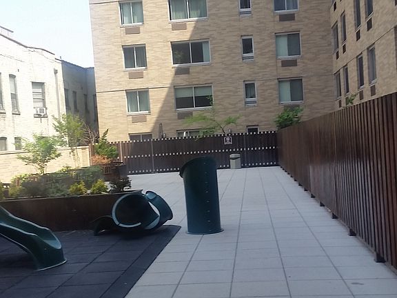 2nd image of 68 Bradhurst Ave APT 5V