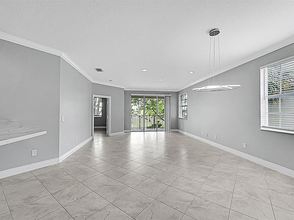 5th image of 23269 Carolwood Lane #202