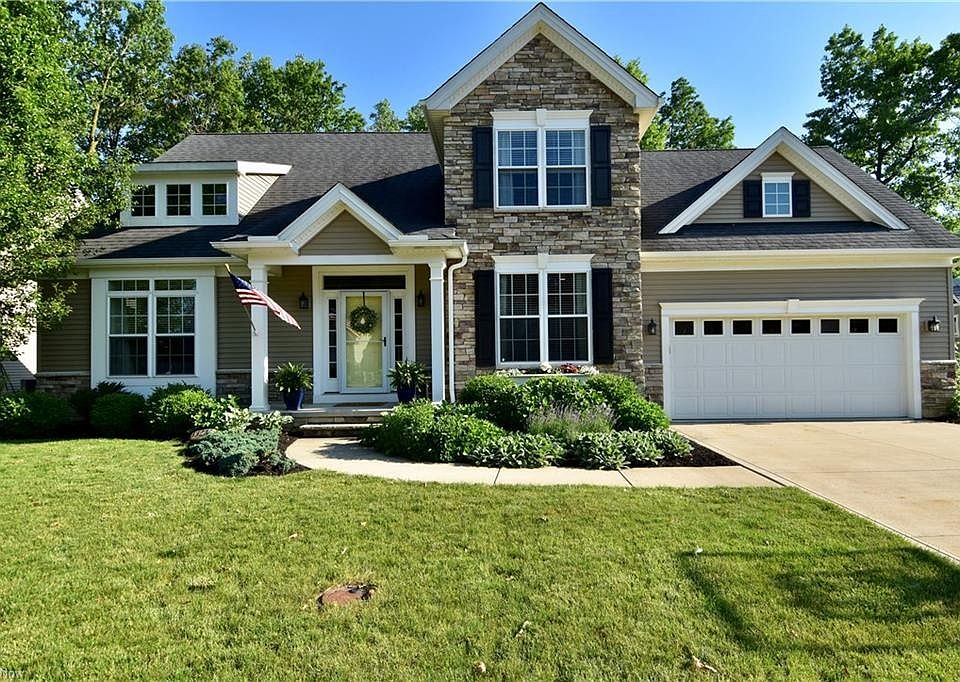 1st image of 33279 Pebblebrook Ct