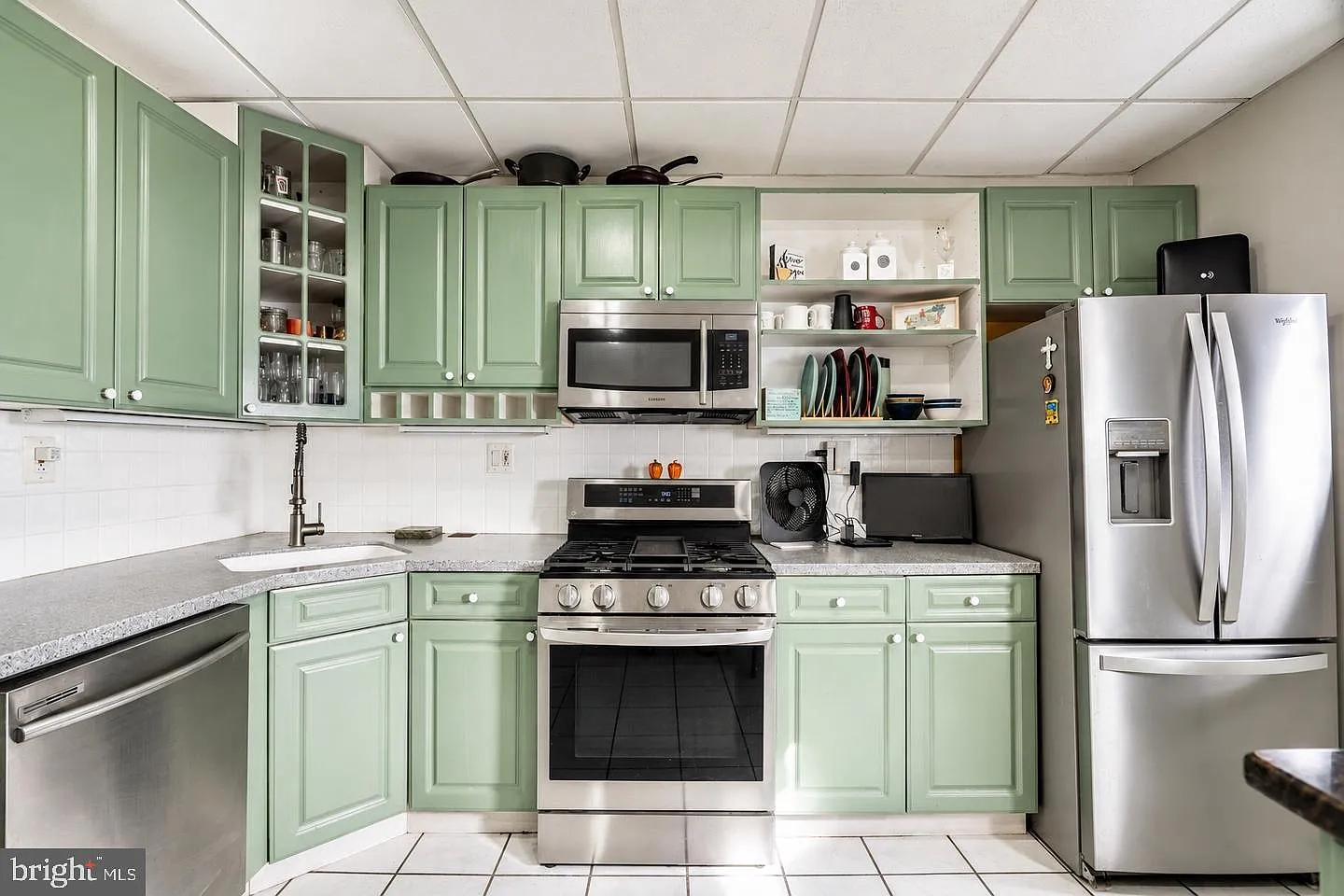3 bed, 2.0 bath, 1494 sqft, $2,700 — Photo 4