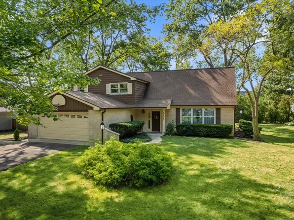 383 Meadowrue Ln, Batavia, IL 60510