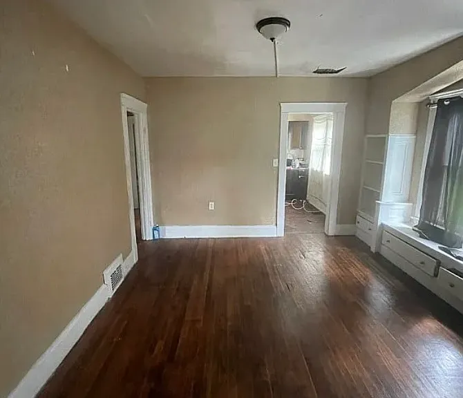 12802 Gruss Ave — Photo 2
