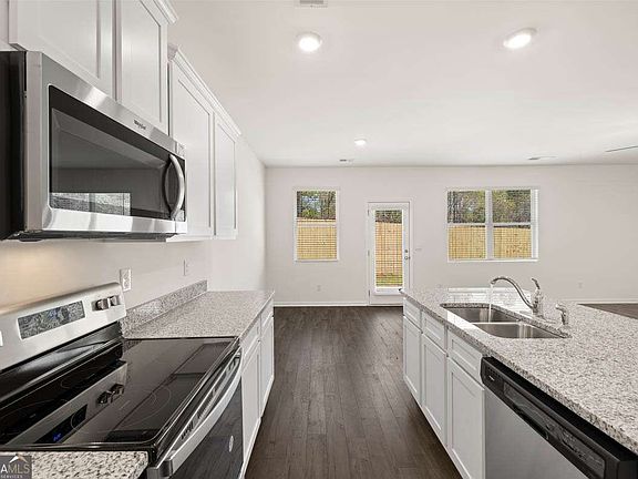 5th image of 11953 Aukerman Way