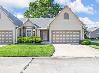 5582 Westerfield Pkwy UNIT 1B, Saint Charles, MO 63304