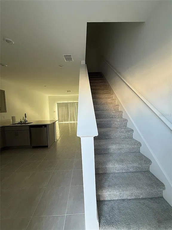 2 bed, 2.5 bath, 1238 sqft, $2,000 — Photo 3
