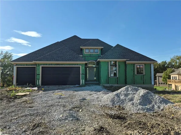 4728 Clubhouse Dr, Basehor, KS 66007