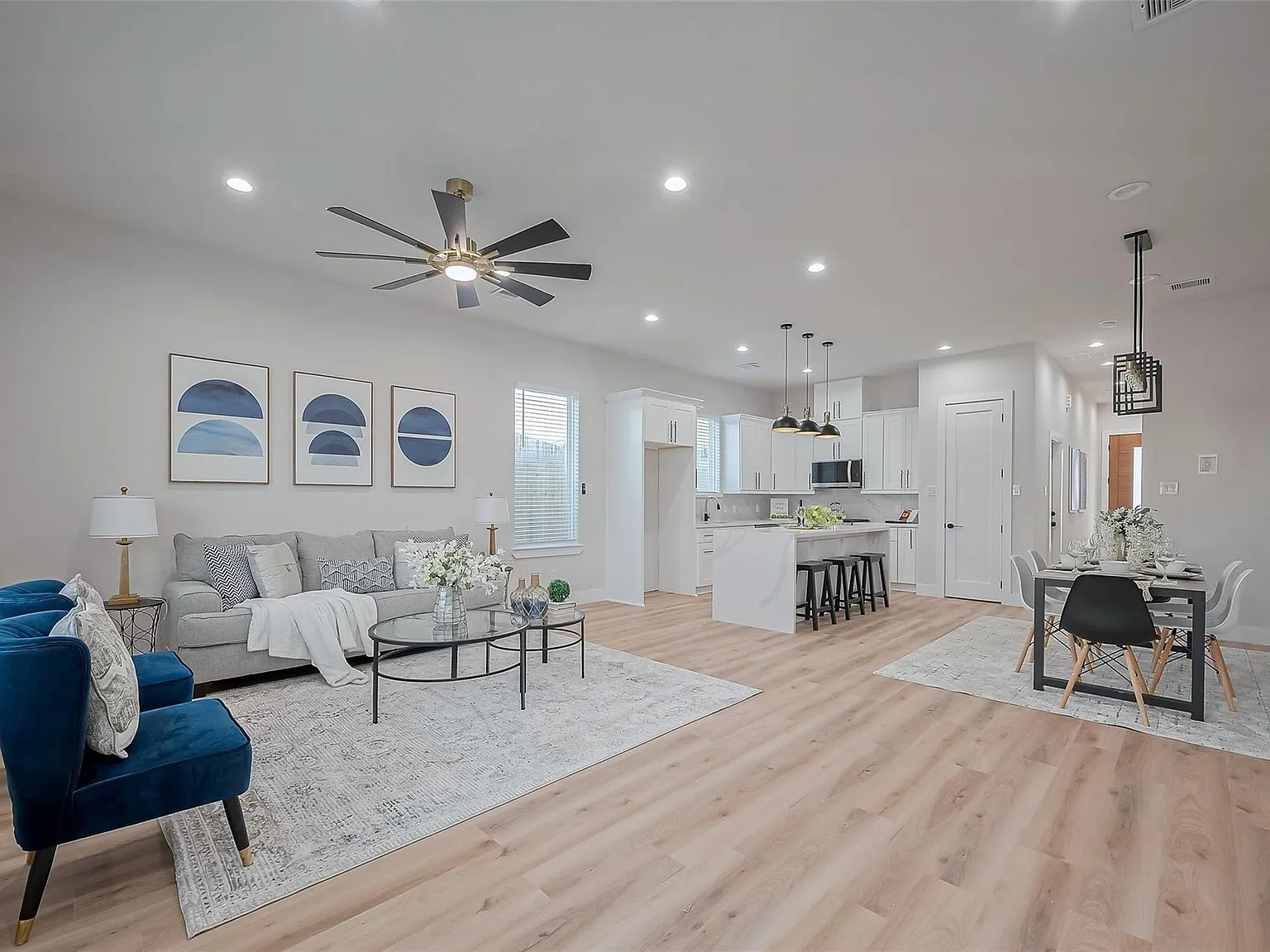 3 bed, 2.5 bath, 1759 sqft, $2,750 — Photo 2