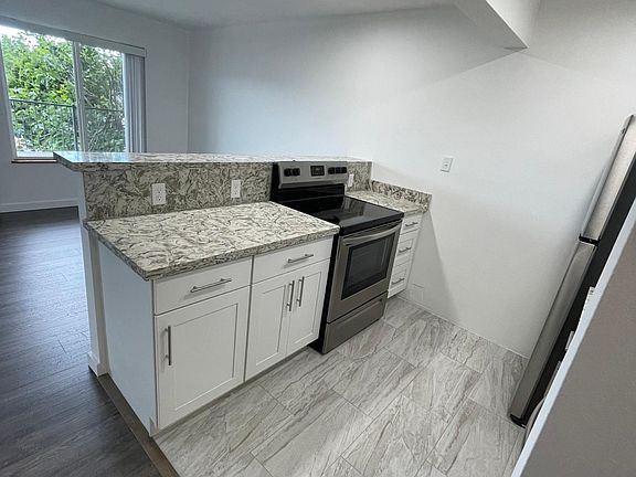 4th image of 3245 14th Ave W APT 7