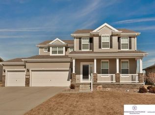 2104 Turtle Dove Dr, Bellevue, NE 68123