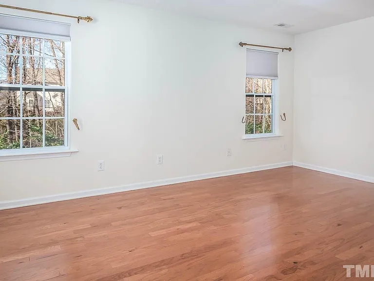 268 Joshua Glen Ln — Photo 2