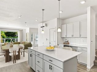 1216 Tacoma Ct NE #1, Renton, WA 98056