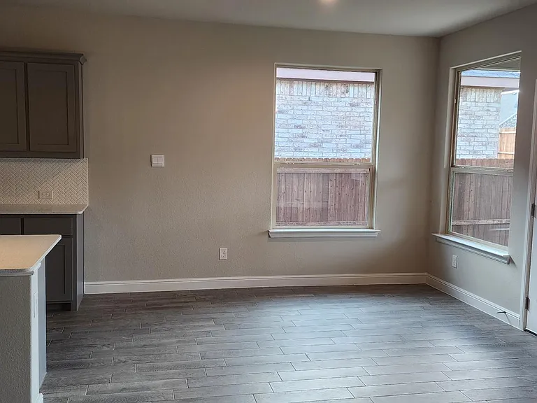 1029 Kirkham Way — Photo 27