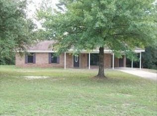 182 Country Ln, Columbus, MS 39702