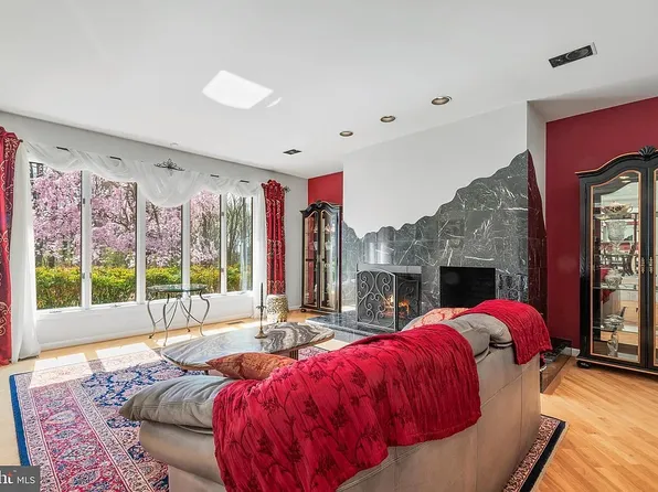 4233 Buckskin Wood Dr, Ellicott City, MD 21042