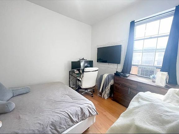 2nd image of 320 E 50th St APT 6C
