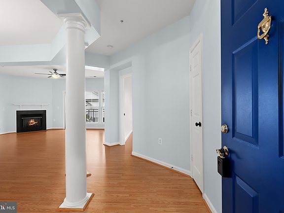 4th image of 2921 Deer Hollow Way Unit 211