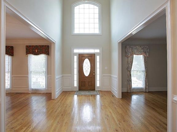 4th image of 1115 Seale Dr