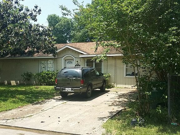 2nd image of 9819 Denning Dr