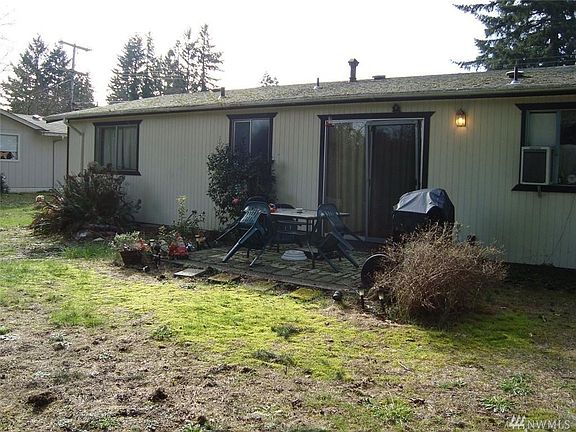 3rd image of 1228 Neil St NE
