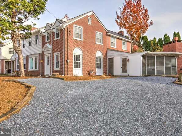 148 E Broad St, New Holland, PA 17557