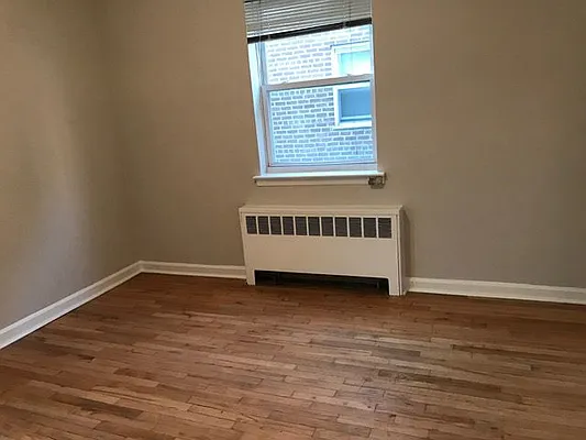 Rented by Zikos Realty Services | media 17