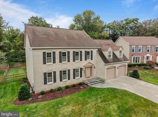 905 Willowleaf Way, Rockville, MD 20854