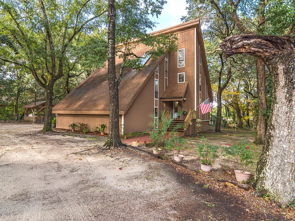 1st image of 402 Baywood Dr