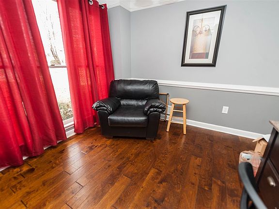 2nd image of 317 Oleander Ln