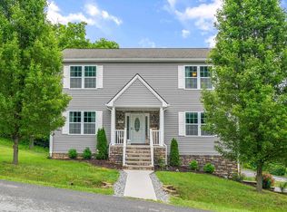 350 Robin Hood Dr, Christiansburg, VA 24073