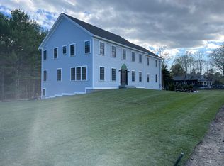 28 Marion Rd, Rochester, MA 02770