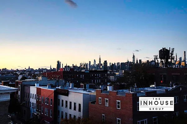 Sold by The InHouse Group | media 35