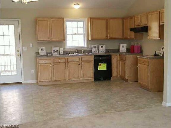 4th image of 4009 Mountainridge Dr