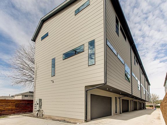 3rd image of 1725 Bennett Ave #105