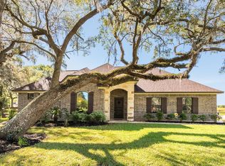 2101 Riverside Dr, West Columbia, TX 77486