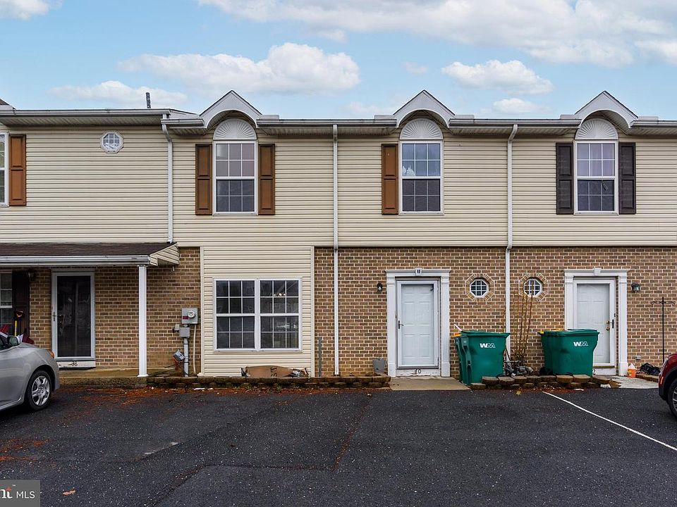 1st image of 40 Johns Dr