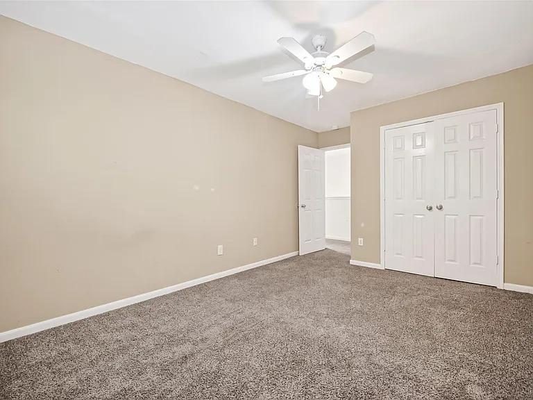 15515 Waldron Cir #B — Photo 32
