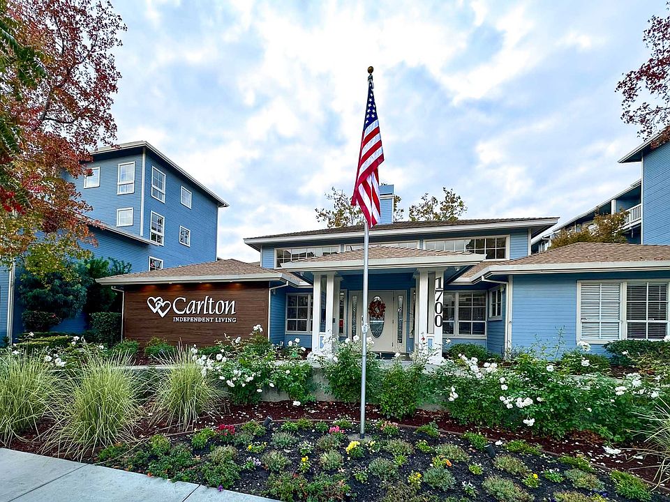 Located in beautiful downtown, Carlton Concord gives you quick access to all the city has to offer. Carlton Concord is an Independent Living community.