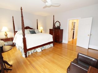 102 Charles St #C, Boston, MA 02114