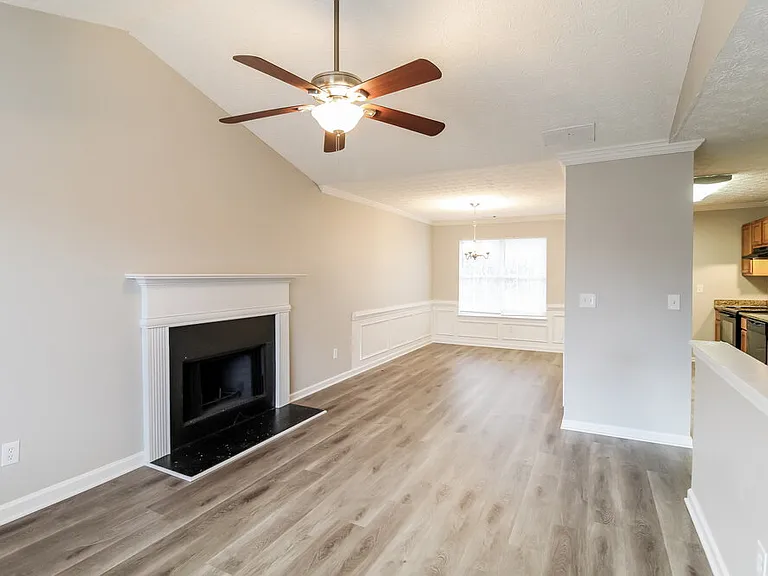 105 Cypress Dr — Photo 5